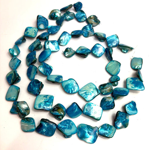 Shell Natural Dyed Mother of Pearl Strand 3 x 38cm Blue - Harry & Wilma