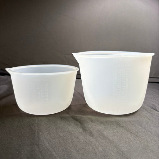 Silicone 1 litre Silicone Measuring Cup - Harry & Wilma