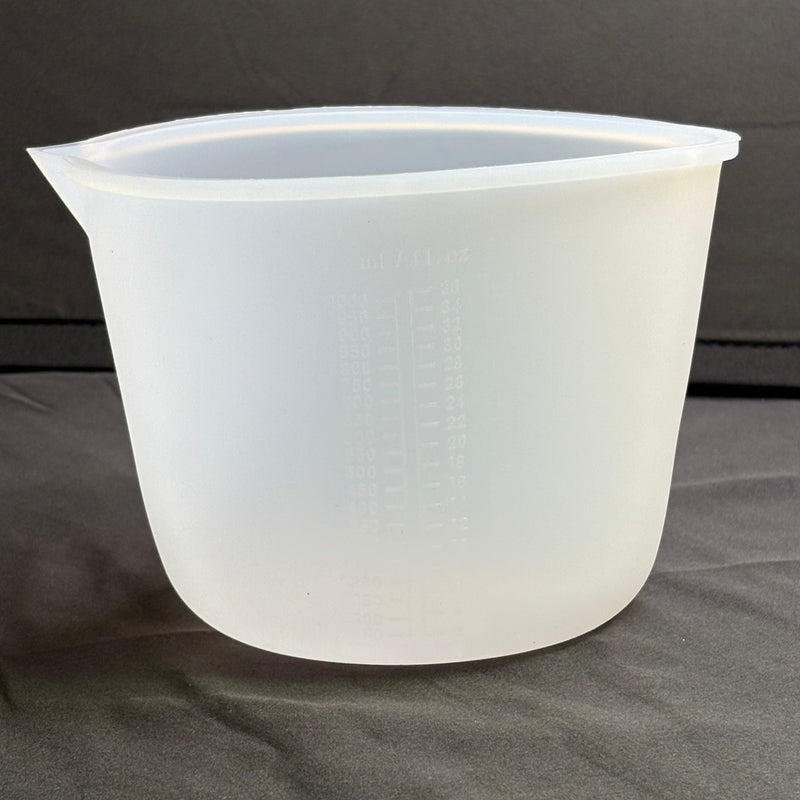 Silicone 1 litre Silicone Measuring Cup - Harry & Wilma