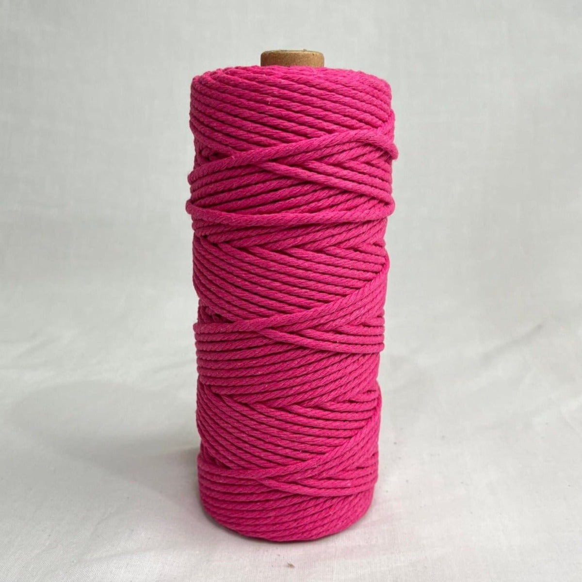 3mm Macrame Rope 100mtr roll - Hot pink — Harry & Wilma